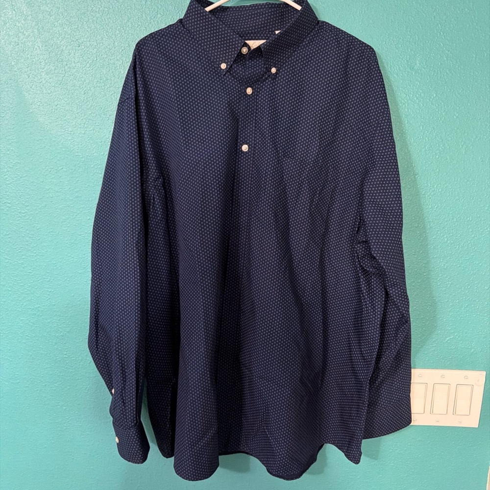 Roundtree & Yorke Navy Blue Button-Down Shirt with Microdot Pattern